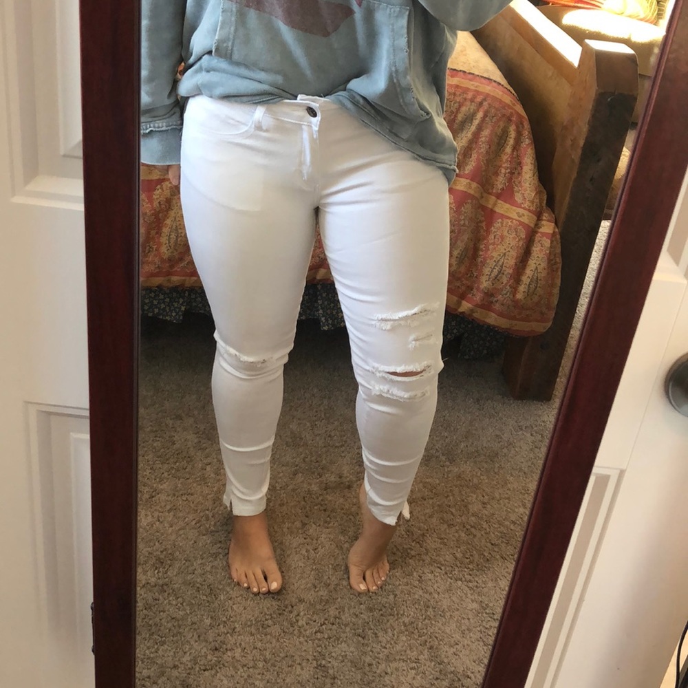 KanCan white skinny jeans- never worn